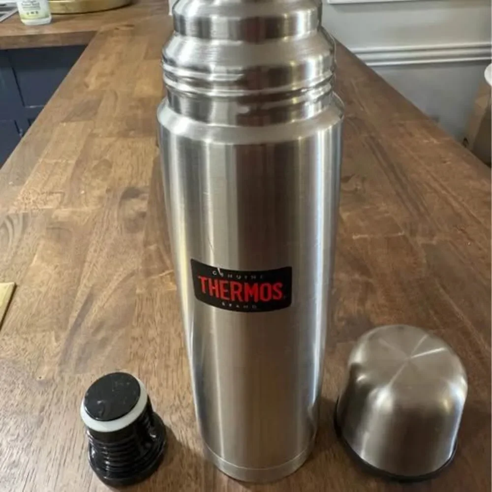 Thermos Stainless Steel Vacuum Insulated Bottle 25 oz (750 mL) – Leakproof